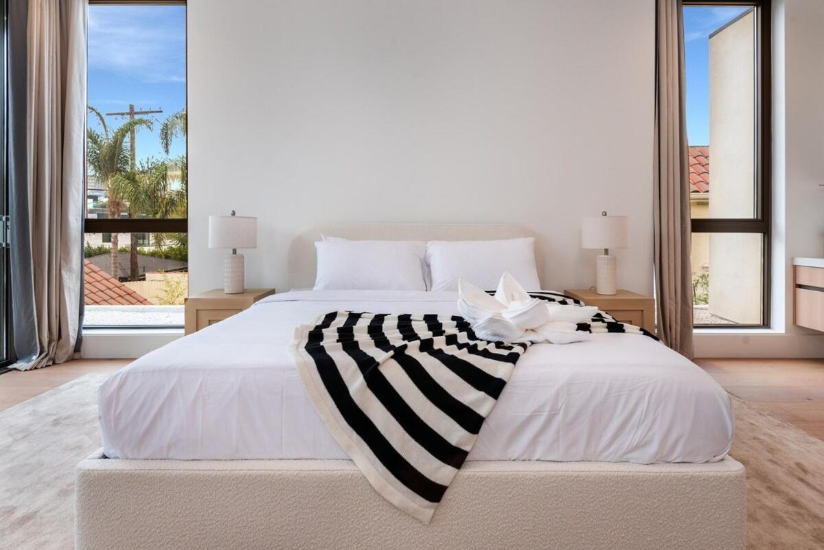 Luxurious 4br With Pool, Jacuzzi And Free Parking Los Angeles